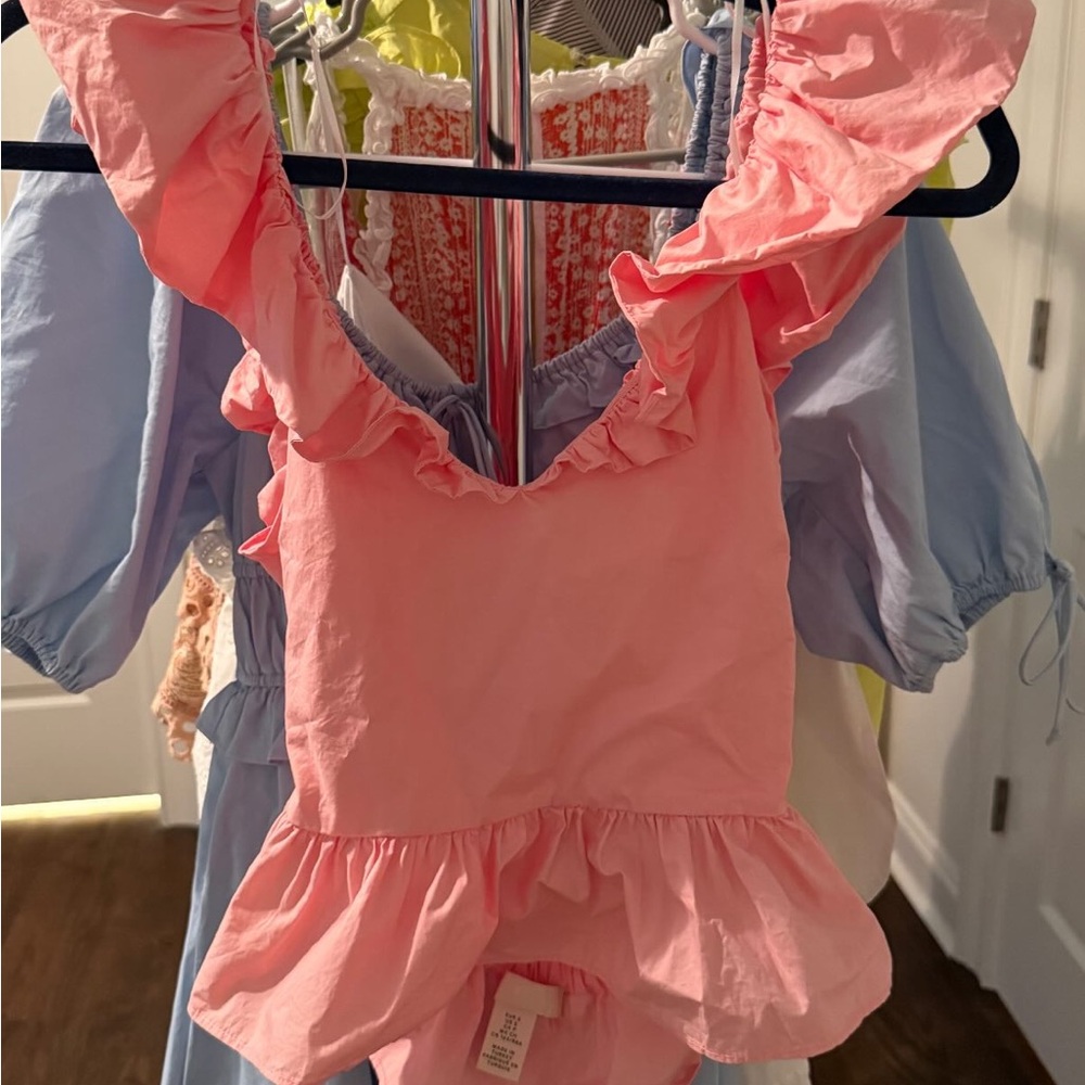 H&M Pink Ruffled Sleeveless Top